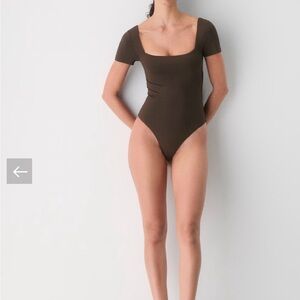 Aritzia Babaton Espresso Short Sleeve Bodysuit